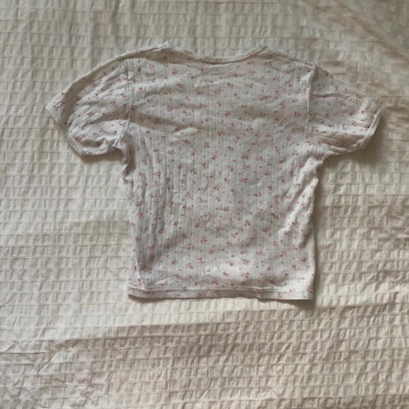 brandy melville, pink and white flower top - Picture 2 of 2